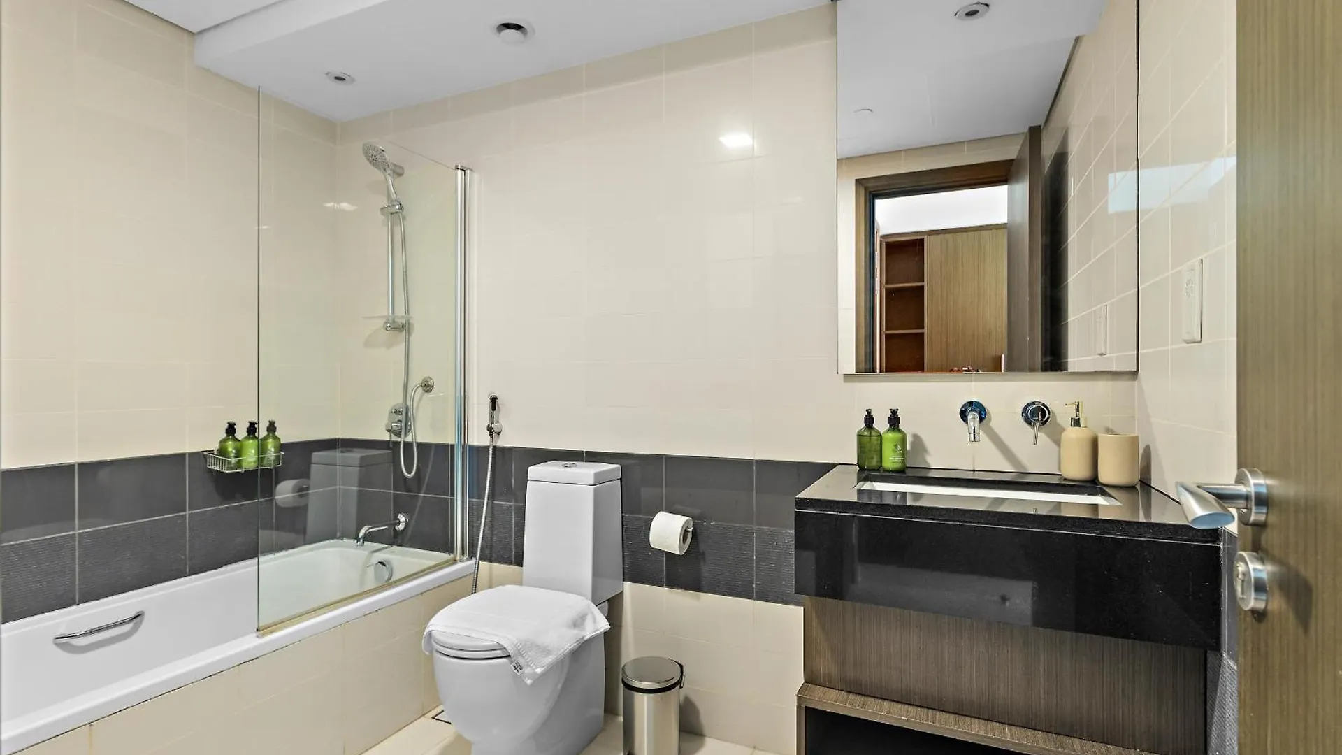 Vayk - Modern 1 Bd Apartment In The Heart Of Downtown Dubai
