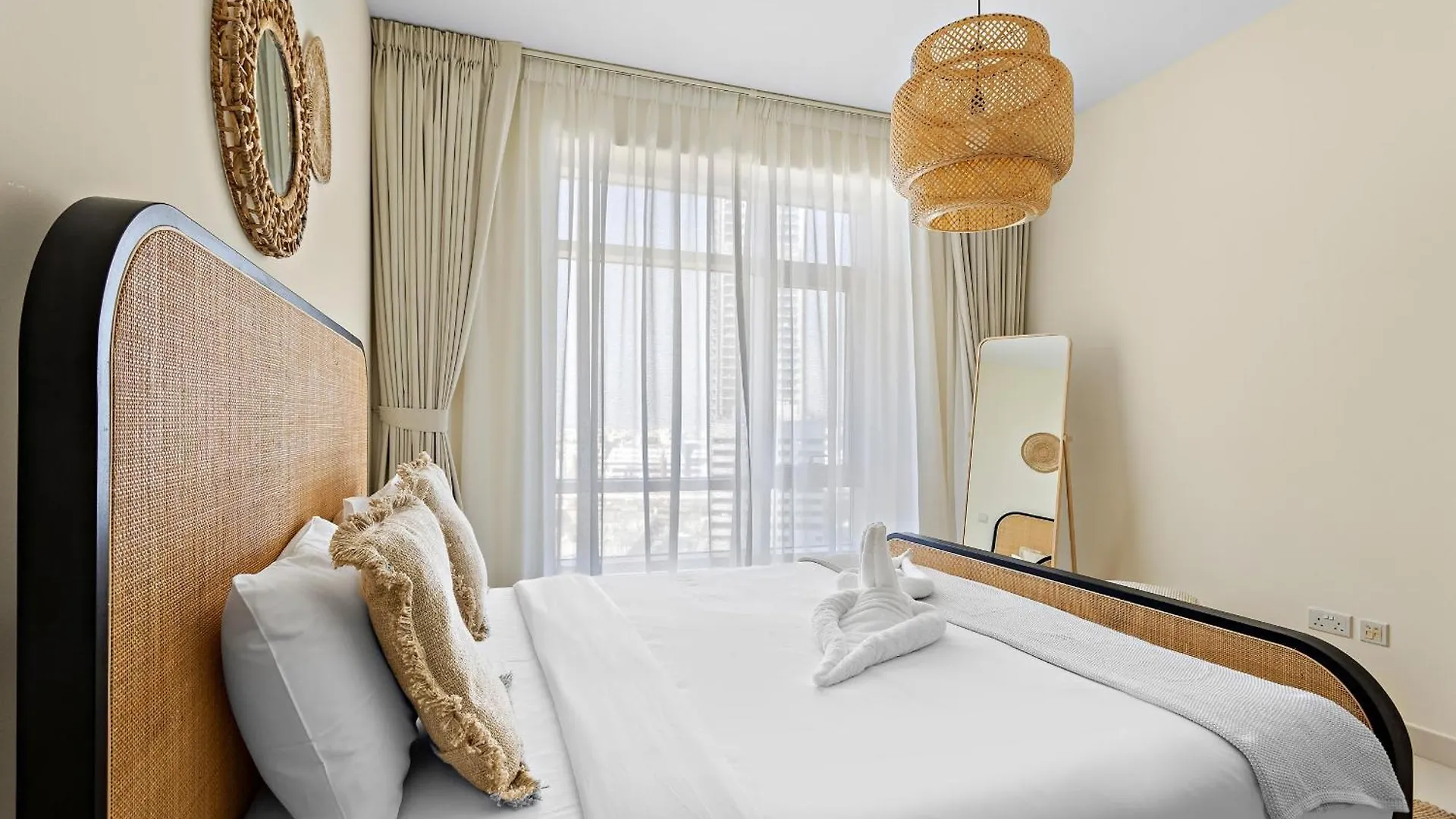 Vayk - Modern 1 Bd Apartment In The Heart Of Downtown Dubai